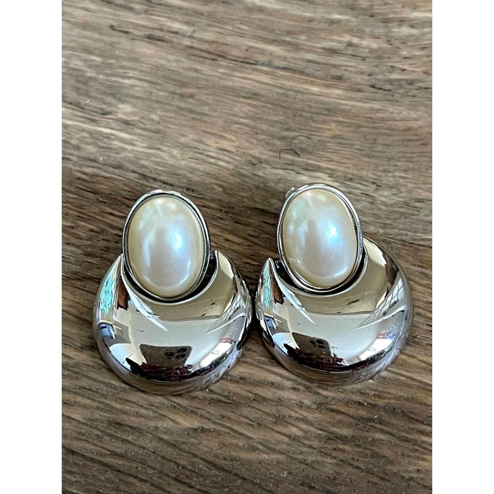 Vintage Dangle Piereced Ear Silve Retro Pearl Earrings Metal Mod Classic 60s 70s